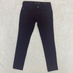 DL1961 “Emma” fit in rosewood. Size 27. great condition